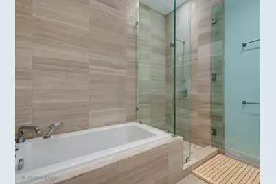 668 N Kingsbury Street #206, Chicago, IL 60654 - Photo 22