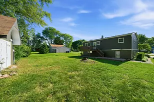 1048 Belle Plaine Ave, Gurnee, IL 60031 - Photo 42
