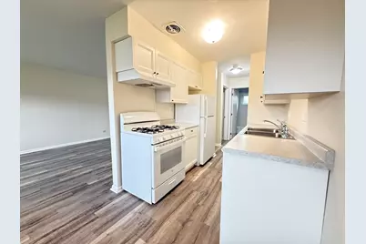 575 Berry Avenue #2B, Grayslake, IL 60030 - Photo 4