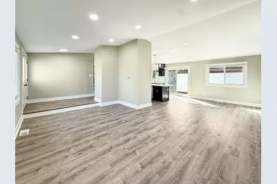 59 Chestnut Circle, Lindenhurst, IL 60046 - Photo 10
