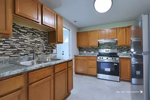 1717 Lyons Ct, Waukegan, IL 60085 - Photo 8