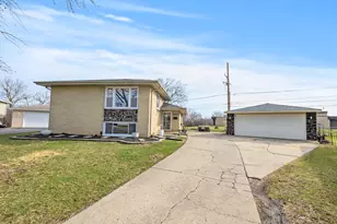 16409 Laura Ln, Oak Forest, IL 60452 - Photo 2