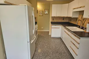 451 Town Pl Cir, Buffalo Grove, IL 60089 - Photo 8