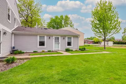 247 Sunset Court #247, Vernon Hills, IL 60061 - Photo 2