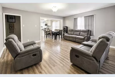 720 Adams Street, Elgin, IL 60123 - Photo 2