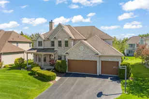 3748 Sunburst Ln, Naperville, IL 60564 - Photo 2
