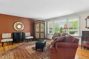 1029 Webster Ln, Schaumburg, IL 60193 - Photo 2