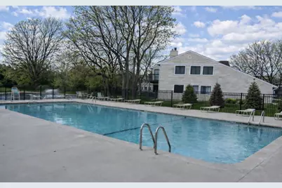 107 Autumn Court #107, Buffalo Grove, IL 60089 - Photo 28