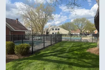 107 Autumn Court #107, Buffalo Grove, IL 60089 - Photo 28