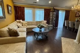107 Autumn Ct, Buffalo Grove, IL 60089 - Photo 4