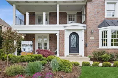 245 W Winthrop Avenue, Elmhurst, IL 60126 - Photo 2