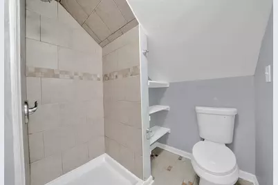 8611 S Kingston Avenue, Chicago, IL 60617 - Photo 16