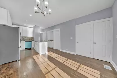 8611 S Kingston Avenue, Chicago, IL 60617 - Photo 8