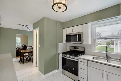 26 W Glenlake Avenue, Roselle, IL 60172 - Photo 8