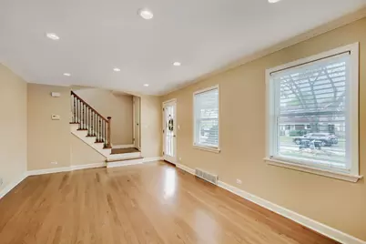 26 W Glenlake Avenue, Roselle, IL 60172 - Photo 6