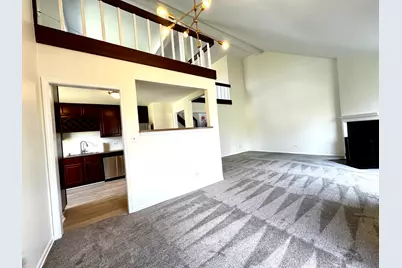 412 Deer Trail Hill #B, Lake Barrington, IL 60010 - Photo 8