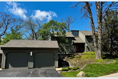 412 Deer Trail Hill #B, Lake Barrington, IL 60010 - Photo 2