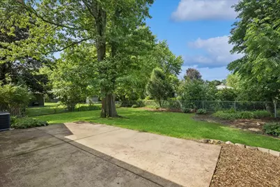 4913 Redbird Lane, Crystal Lake, IL 60012 - Photo 26