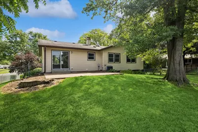 4913 Redbird Lane, Crystal Lake, IL 60012 - Photo 26