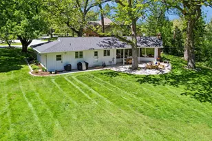 840 Hawthorne Dr, Naperville, IL 60540 - Photo 4