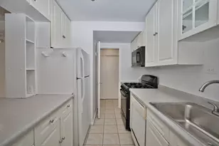 3950 N Lake Shore Dr, Chicago, IL 60613 - Photo 10
