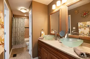 8040 Daniel Dr, Justice, IL 60458 - Photo 14