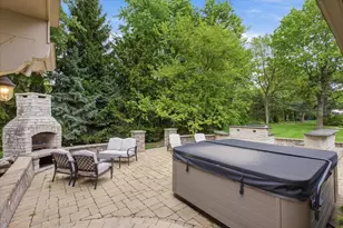 39 Mockingbird Ln, Oak Brook, IL 60523 - Photo 50