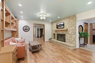 39 Mockingbird Lane, Oak Brook, IL 60523 - Photo 10