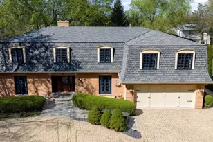 39 Mockingbird Ln, Oak Brook, IL 60523 - Photo 1