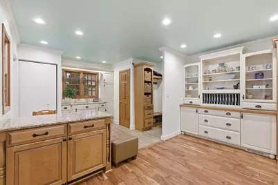 39 Mockingbird Lane, Oak Brook, IL 60523 - Photo 20