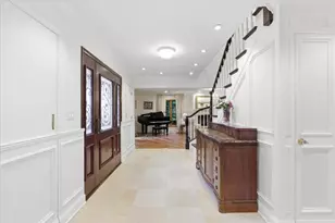 39 Mockingbird Ln, Oak Brook, IL 60523 - Photo 6