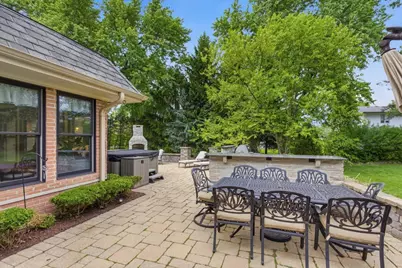 39 Mockingbird Lane, Oak Brook, IL 60523 - Photo 4