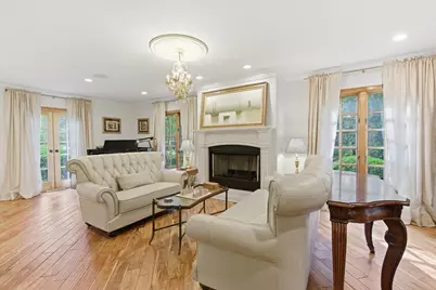39 Mockingbird Lane, Oak Brook, IL 60523 - Photo 8