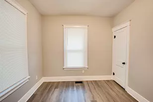 746 Jackson St, Aurora, IL 60505 - Photo 6