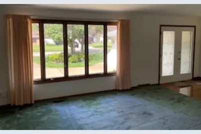 9117 S Tripp Avenue S, Oak Lawn, IL 60453 - Photo 6