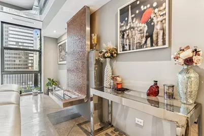 165 N Canal Street #723, Chicago, IL 60606 - Photo 8
