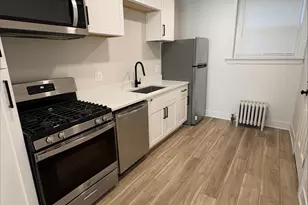 6254 N Whipple St, Chicago, IL 60659 - Photo 2