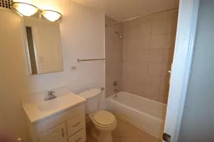 4180 N Marine Dr, Chicago, IL 60613 - Photo 8