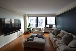 4180 N Marine Dr, Chicago, IL 60613 - Photo 2
