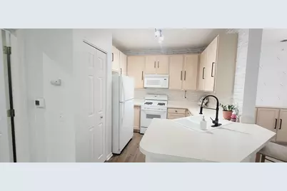 3333 Stratford Court #3F, Lake Bluff, IL 60044 - Photo 6