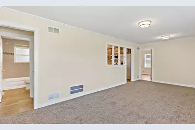 378 Council Trail, Lake in the Hills, IL 60156 - Photo 12