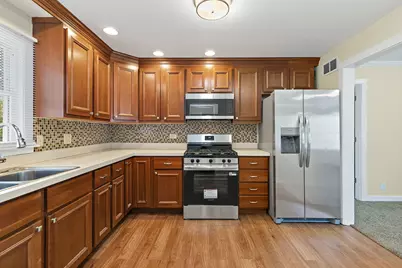 378 Council Trail, Lake in the Hills, IL 60156 - Photo 6