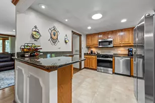 1214 Milton Ln, Schaumburg, IL 60193 - Photo 8