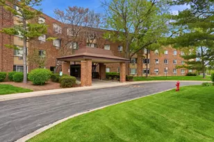 1500 Robin Cir, Hoffman Estates, IL 60169 - Photo 1