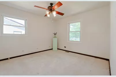 1057 Cedar Lane, Elk Grove Village, IL 60007 - Photo 14