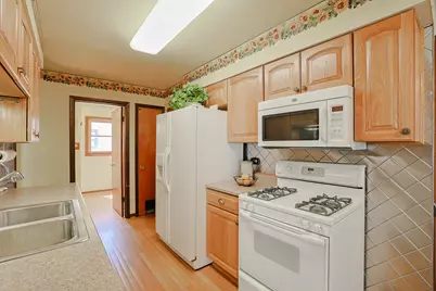 1057 Cedar Lane, Elk Grove Village, IL 60007 - Photo 12