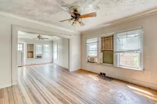 10204 S Lafayette Ave, Chicago, IL 60628 - Photo 6