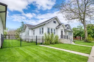 10204 S Lafayette Ave, Chicago, IL 60628 - Photo 2