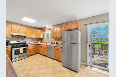 1939 Revere Street, Freeport, IL 61032 - Photo 10