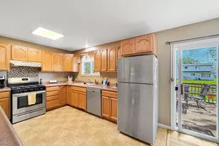 1939 Revere St, Freeport, IL 61032 - Photo 10